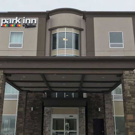 Park Inn By Radisson Brampton, On ภายนอก รูปภาพ