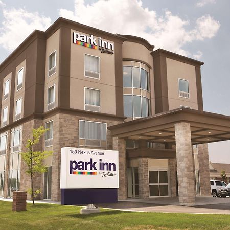 Park Inn By Radisson Brampton, On ภายนอก รูปภาพ