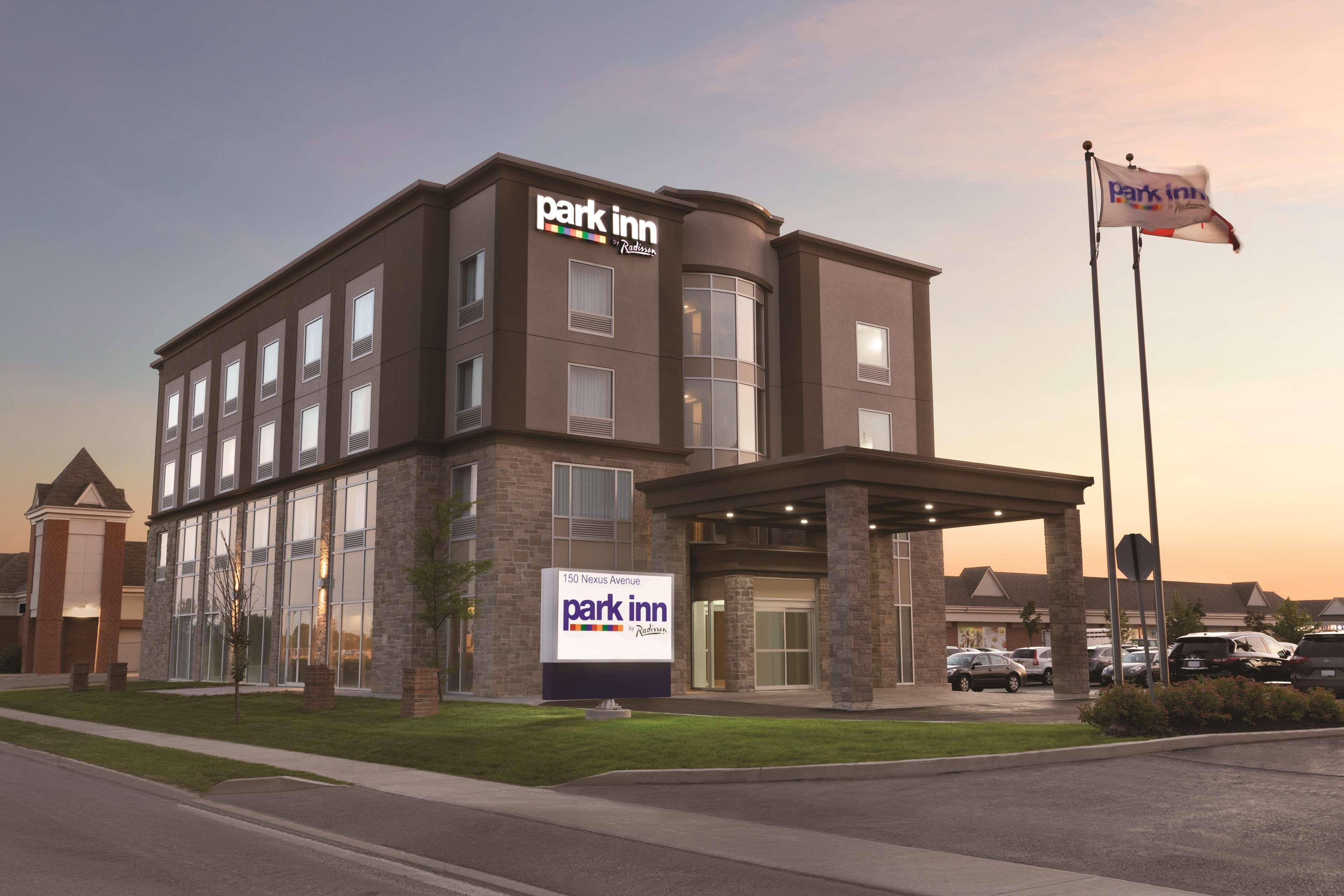 Park Inn By Radisson Brampton, On ภายนอก รูปภาพ