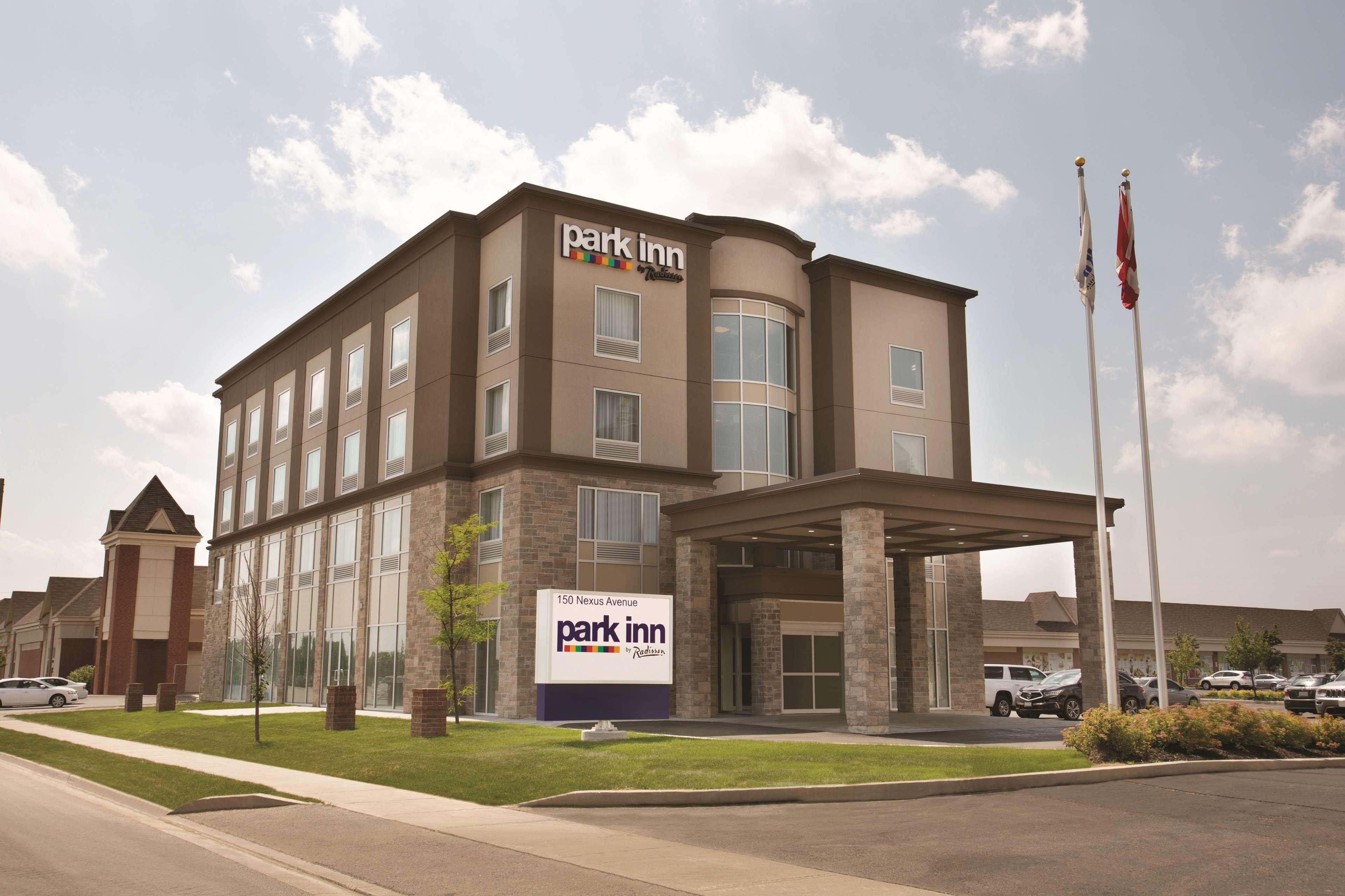 Park Inn By Radisson Brampton, On ภายนอก รูปภาพ