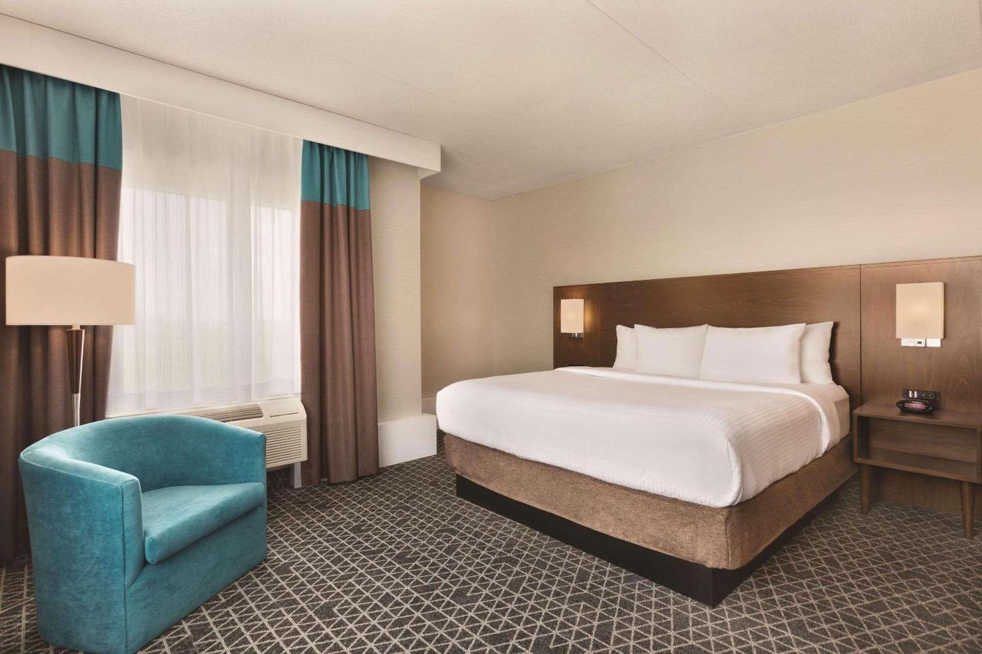 Park Inn By Radisson Brampton, On ภายนอก รูปภาพ